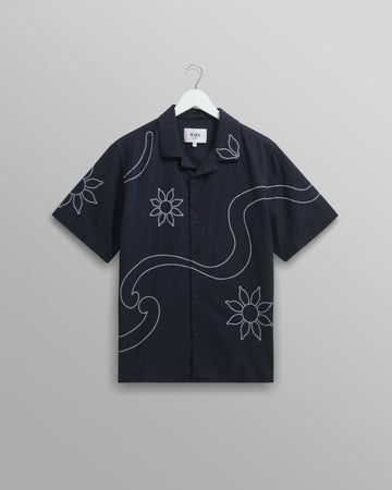 wax london men's Didcot - Navy Bold Floral Embroidered Short-Sleeve Shirt