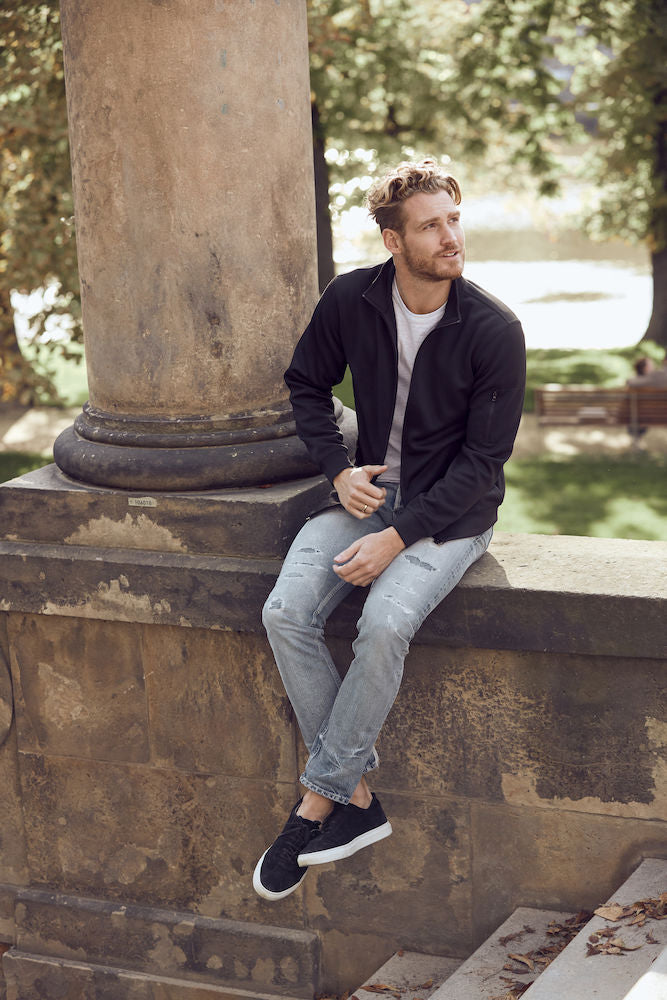 Clique Active Zipped Sweatshirt. Unisex Fit. 5 Colours. XS-3XL - Sweatshirt - Logo Free Clothing