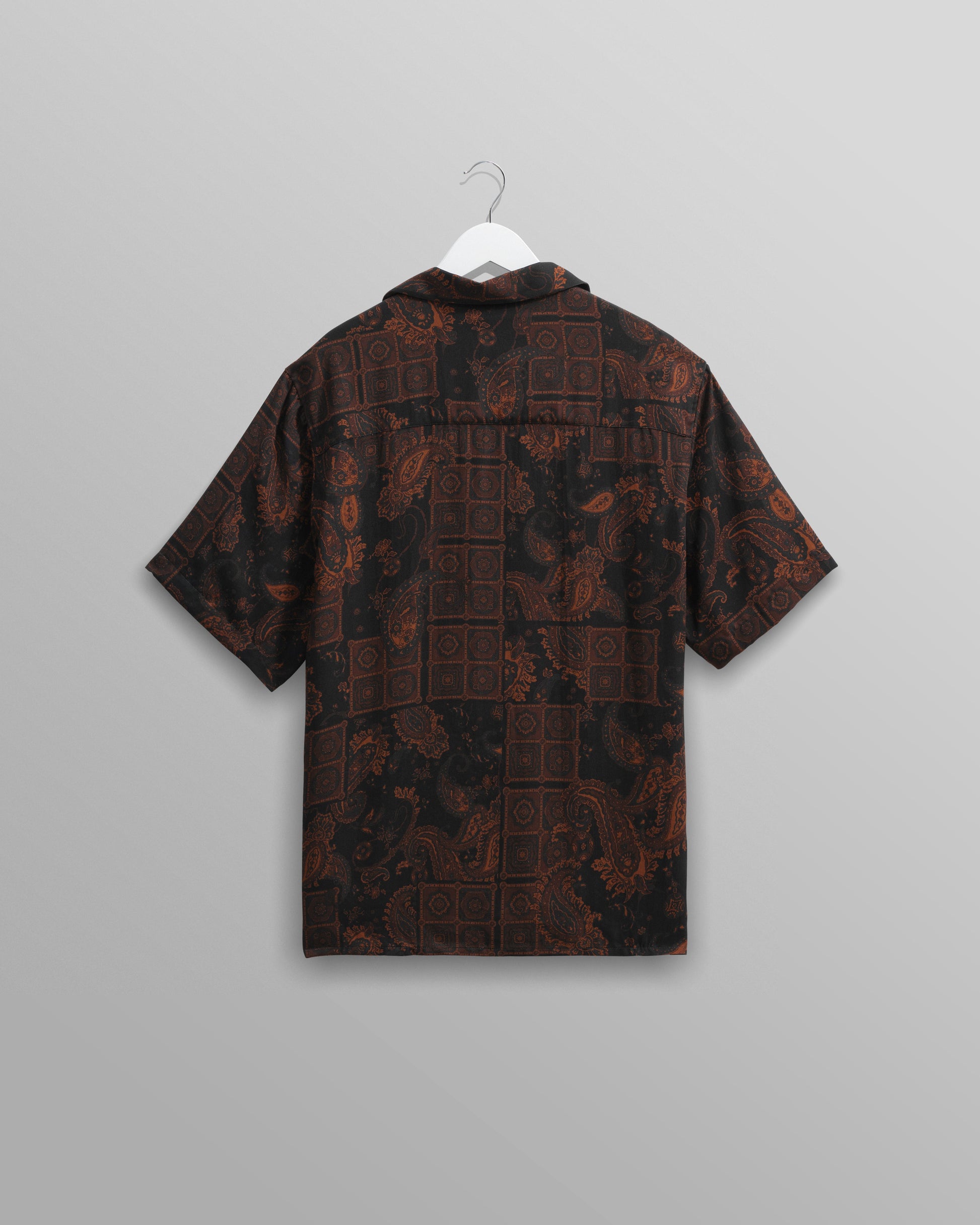 wax london men's Didcot - Black And Brown Paisley Short-Sleeve Shirt
