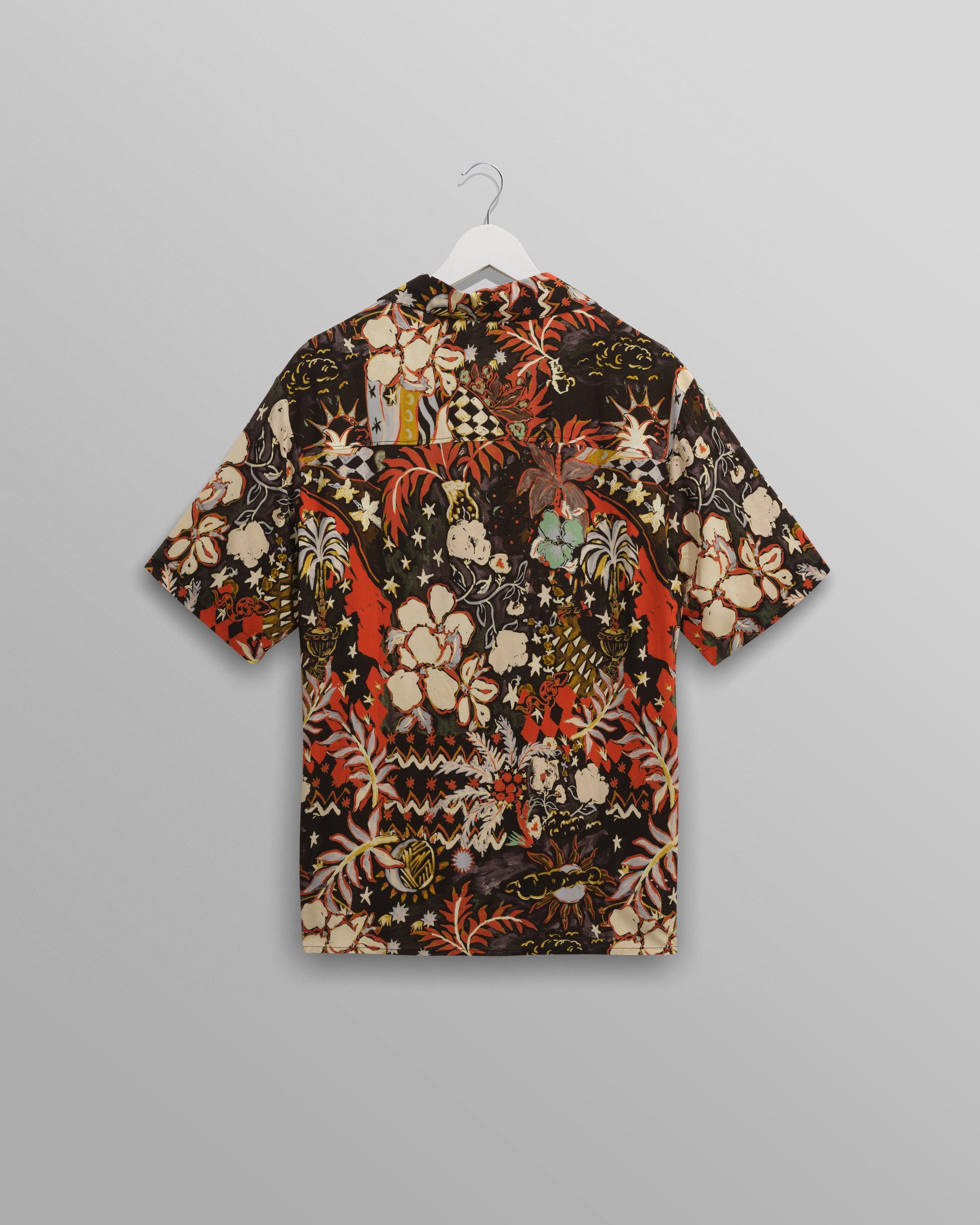 wax london men's Didcot - Black And Multicolour Abstract Short-Sleeve Shirt