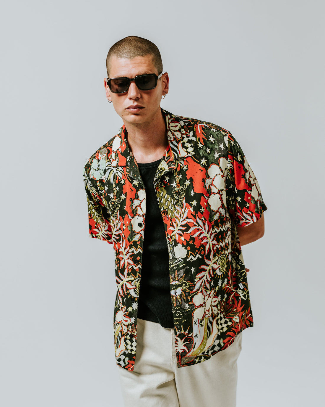 wax london men's Didcot - Black And Multicolour Abstract Short-Sleeve Shirt