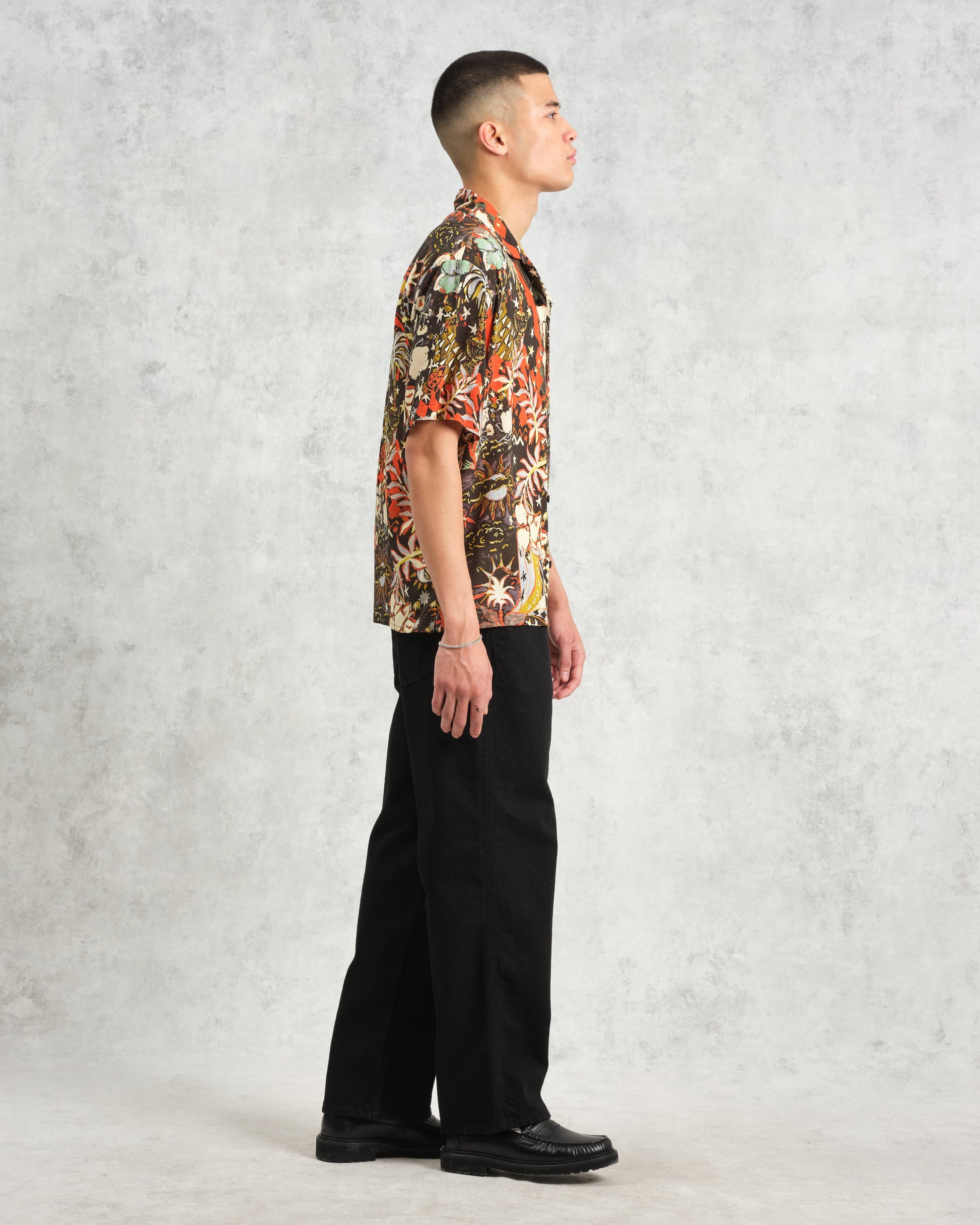 wax london men's Didcot - Black And Multicolour Abstract Short-Sleeve Shirt