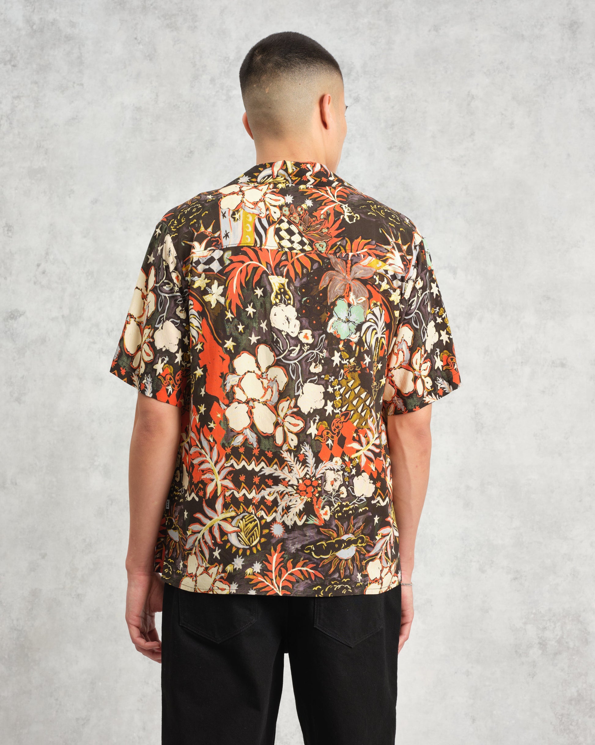 wax london men's Didcot - Black And Multicolour Abstract Short-Sleeve Shirt