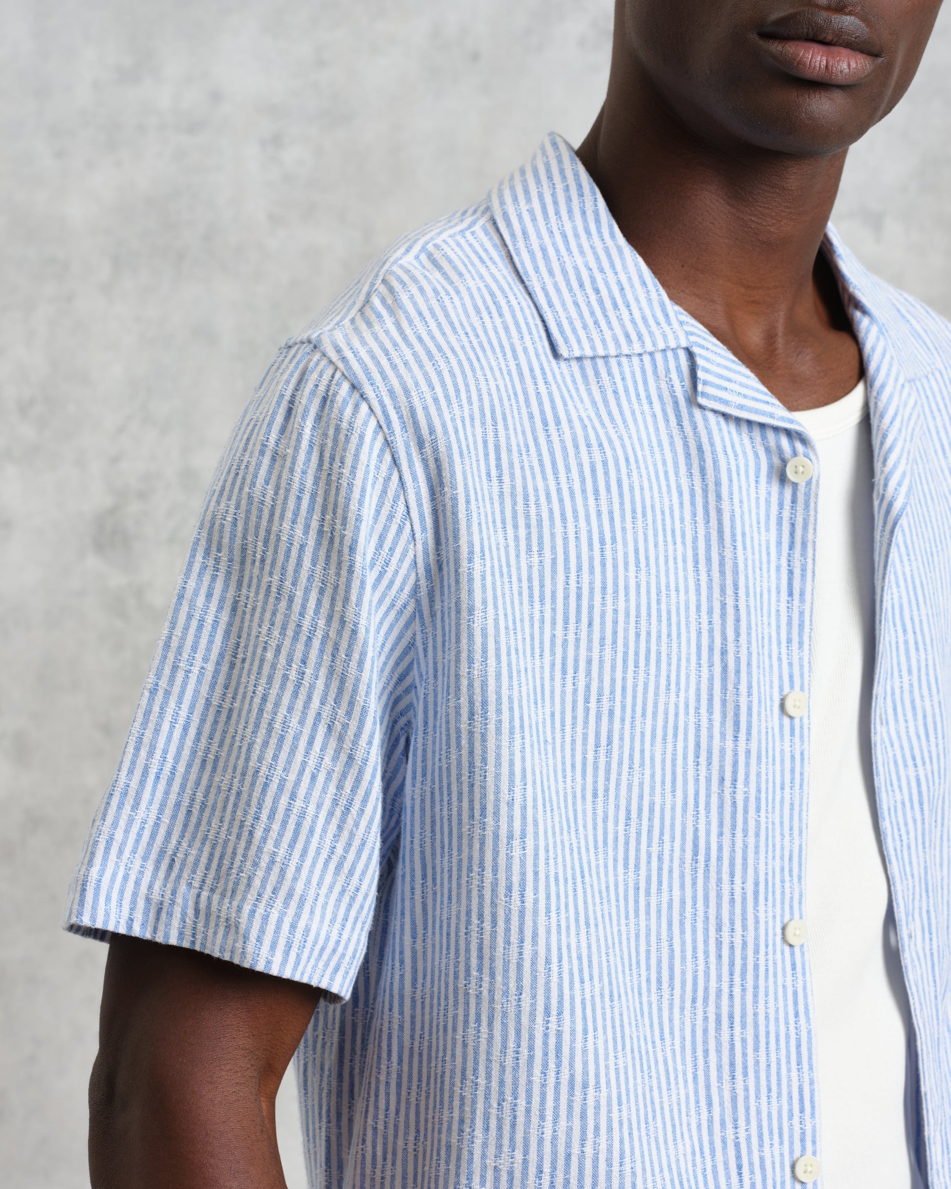 wax london men's Didcot - Blue And White Textured Stripe Short-Sleeve Shirt