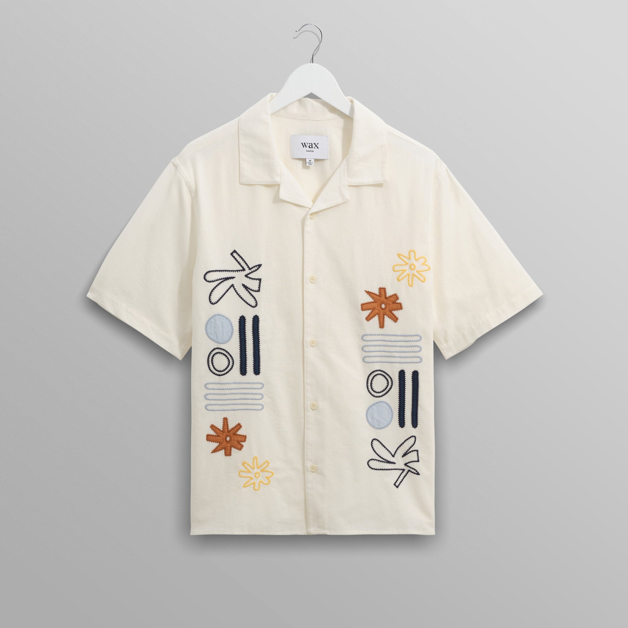 wax london men's Didcot - Ecru And Multicolour Abstract Appliqué Short-Sleeve Shirt