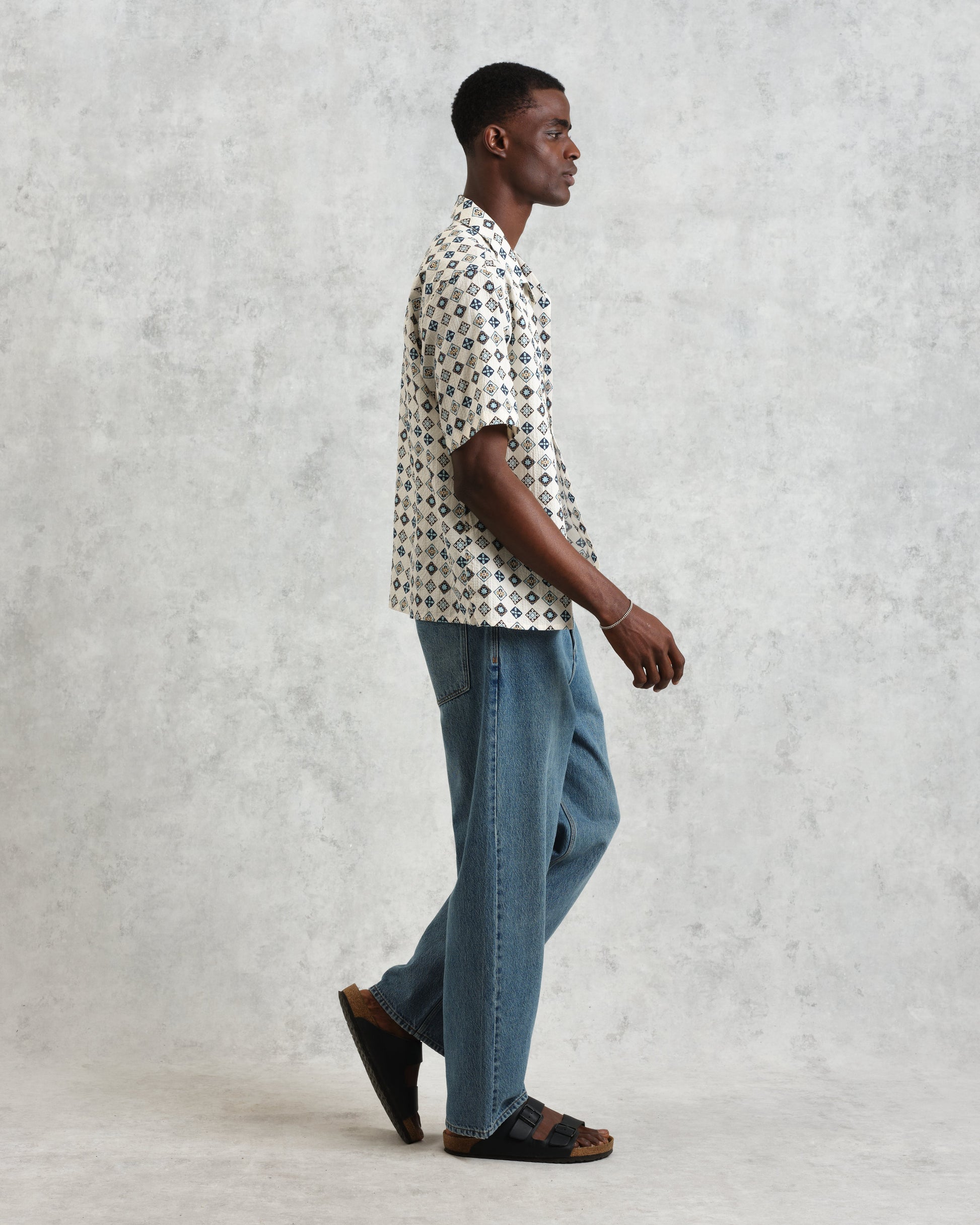 wax london men's Didcot - Ecru And Multicolour Geometric Tile Seersucker Short-Sleeve Shirt