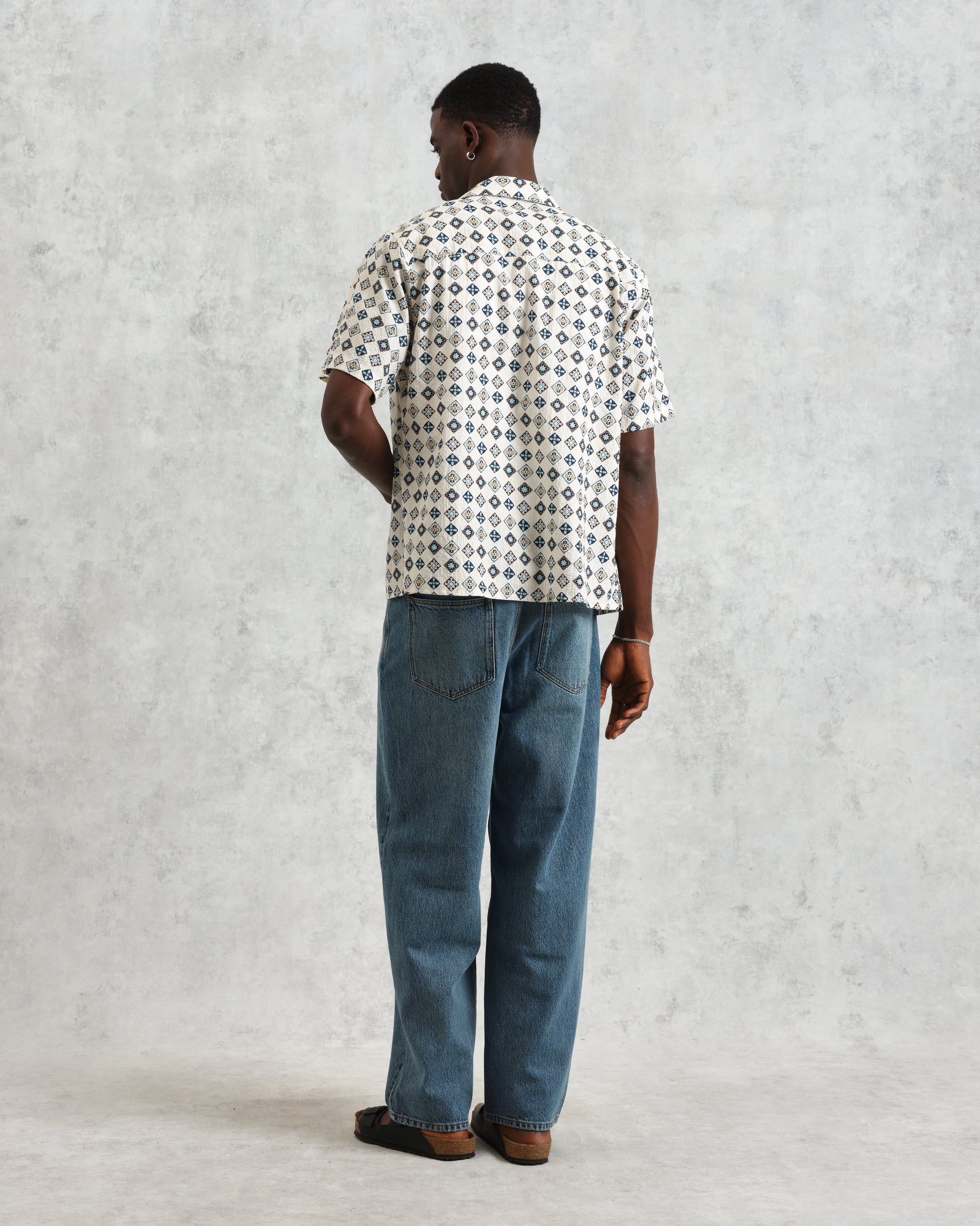 wax london men's Didcot - Ecru And Multicolour Geometric Tile Seersucker Short-Sleeve Shirt