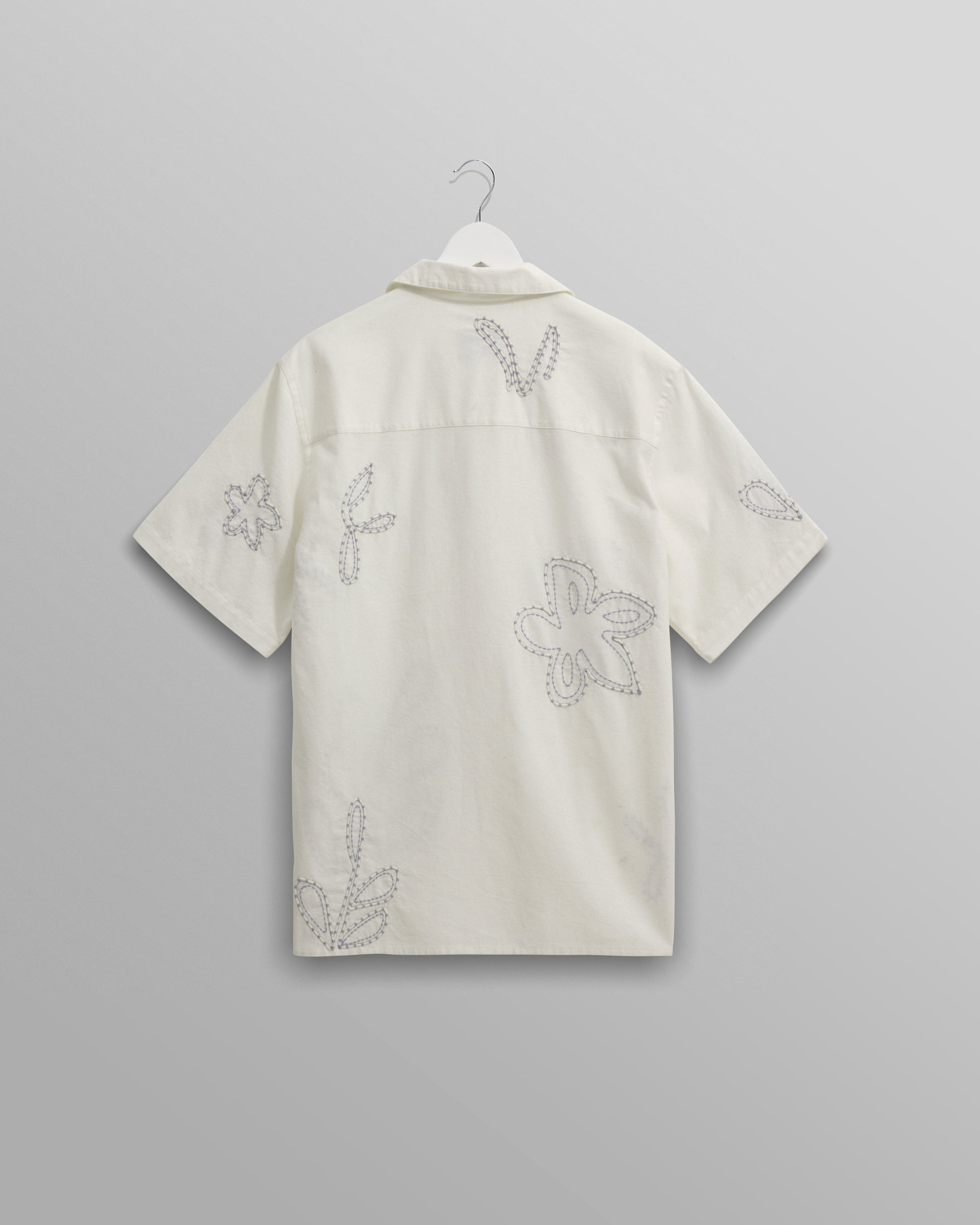 wax london men's Didcot - Ecru Floral Embroidered Short-Sleeve Shirt