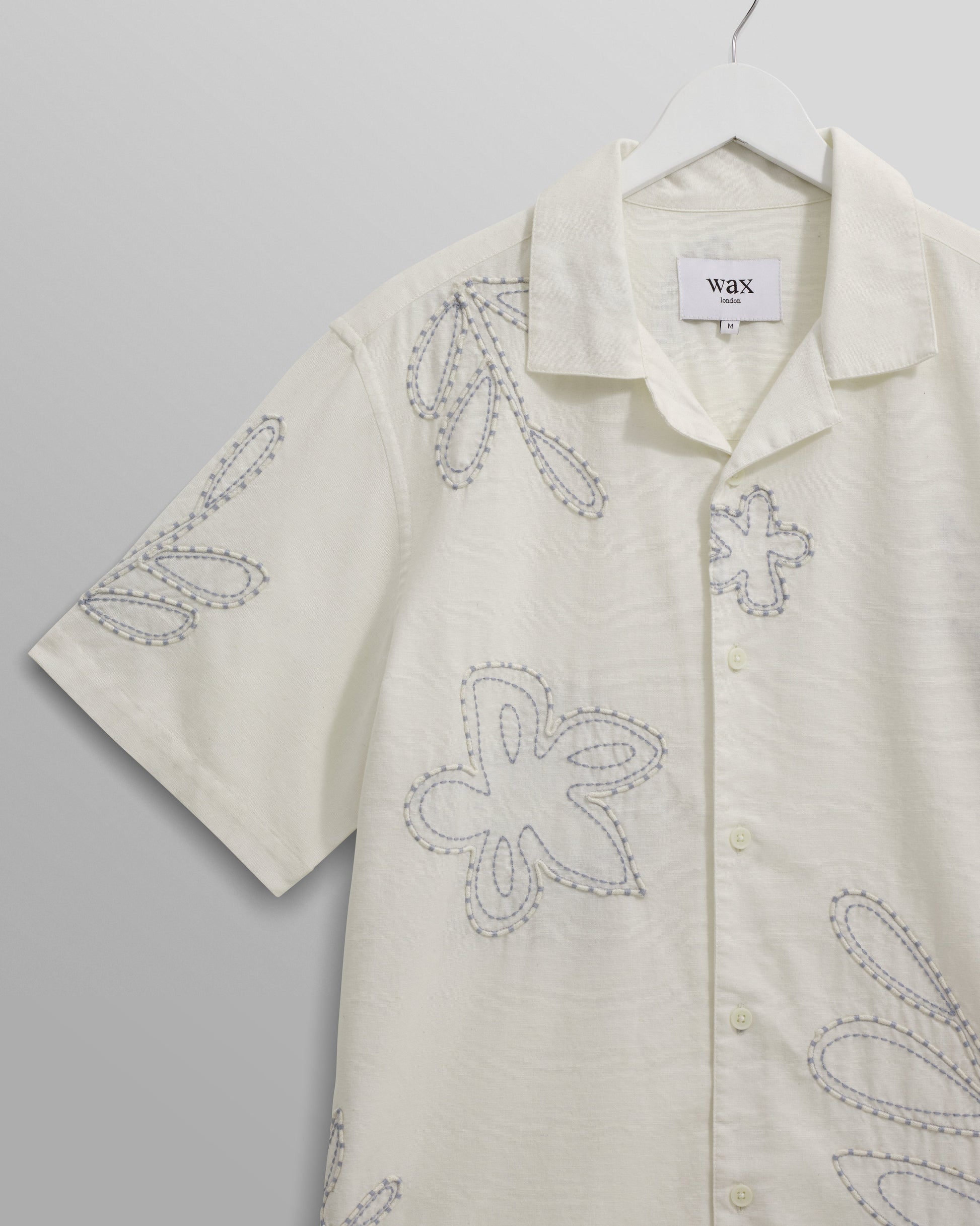 wax london men's Didcot - Ecru Floral Embroidered Short-Sleeve Shirt