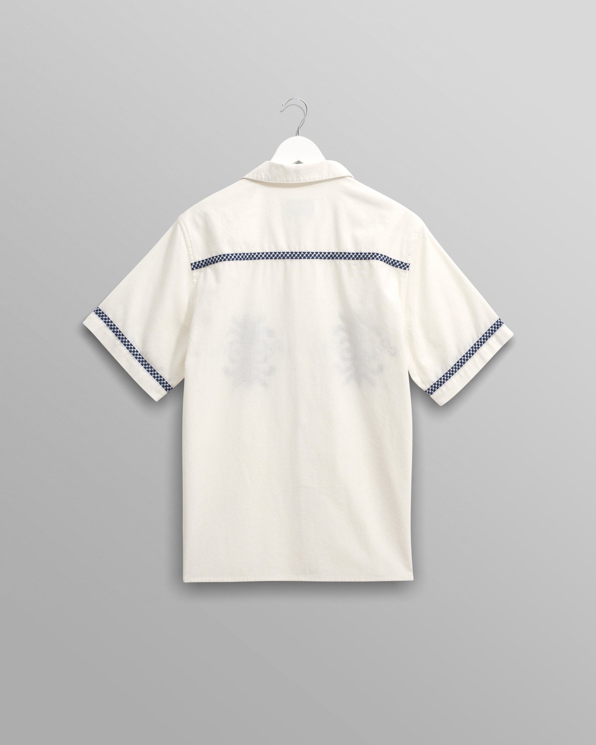 wax london men's Didcot - Ecru Motif Embroidered Short-Sleeve Shirt