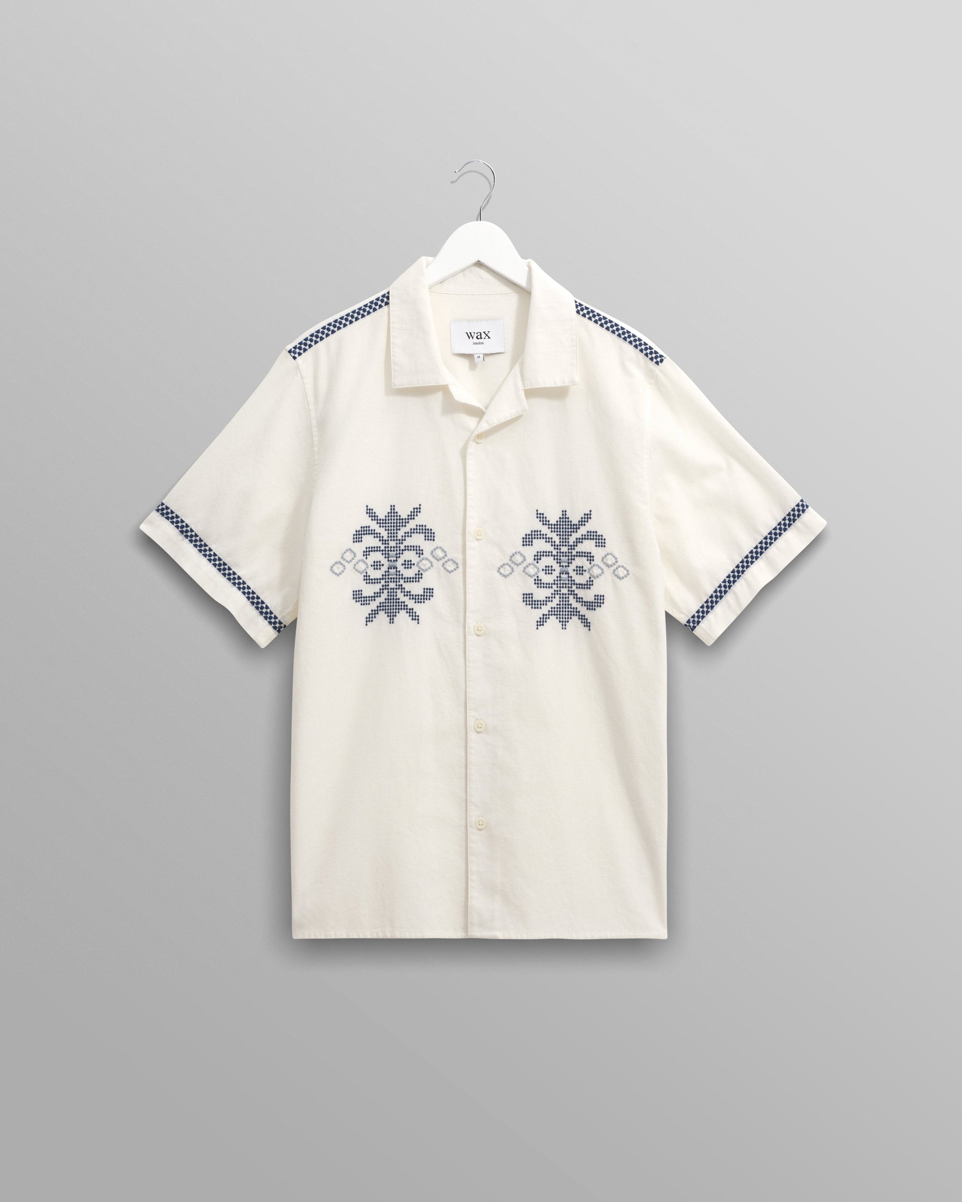 wax london men's Didcot - Ecru Motif Embroidered Short-Sleeve Shirt
