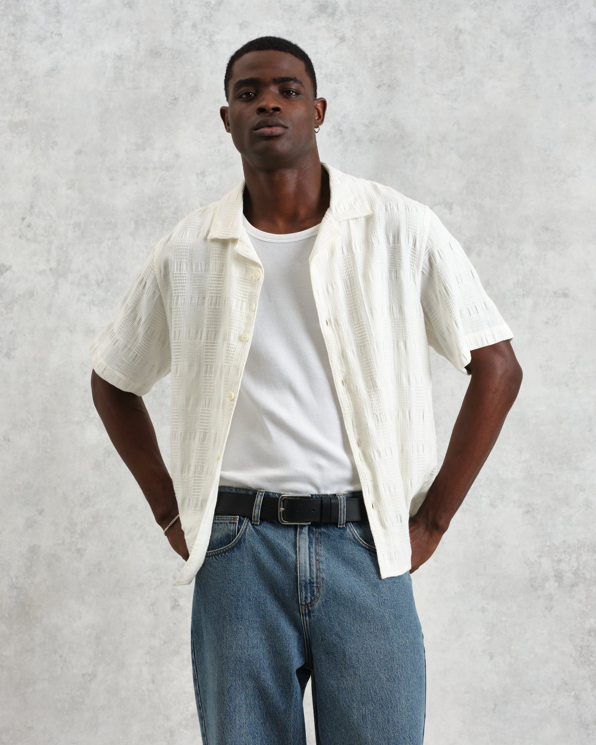 wax london men's Didcot - Ecru Waffle Seersucker Cotton Short-Sleeve Shirt