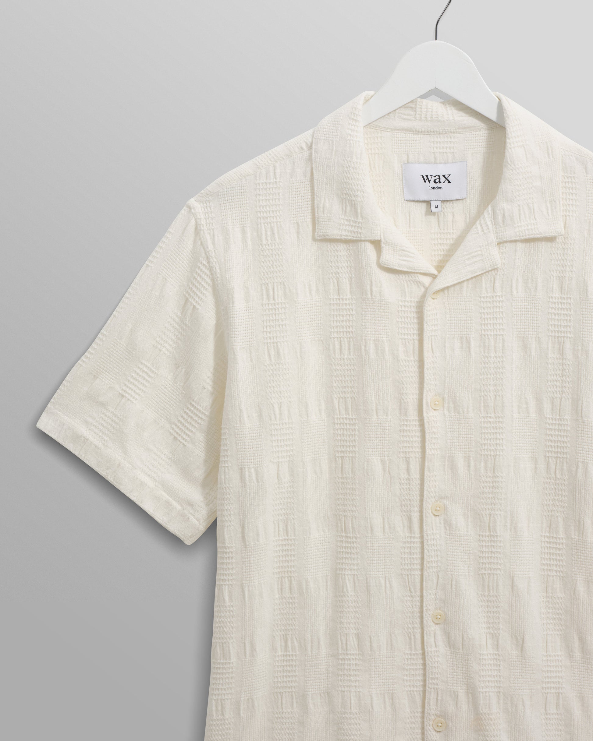 wax london men's Didcot - Ecru Waffle Seersucker Cotton Short-Sleeve Shirt