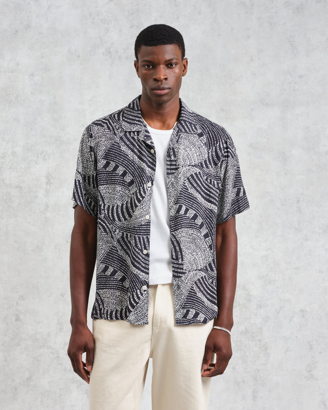 wax london men's Didcot - Navy And Ecru Abstract Print Short-Sleeve Shirt