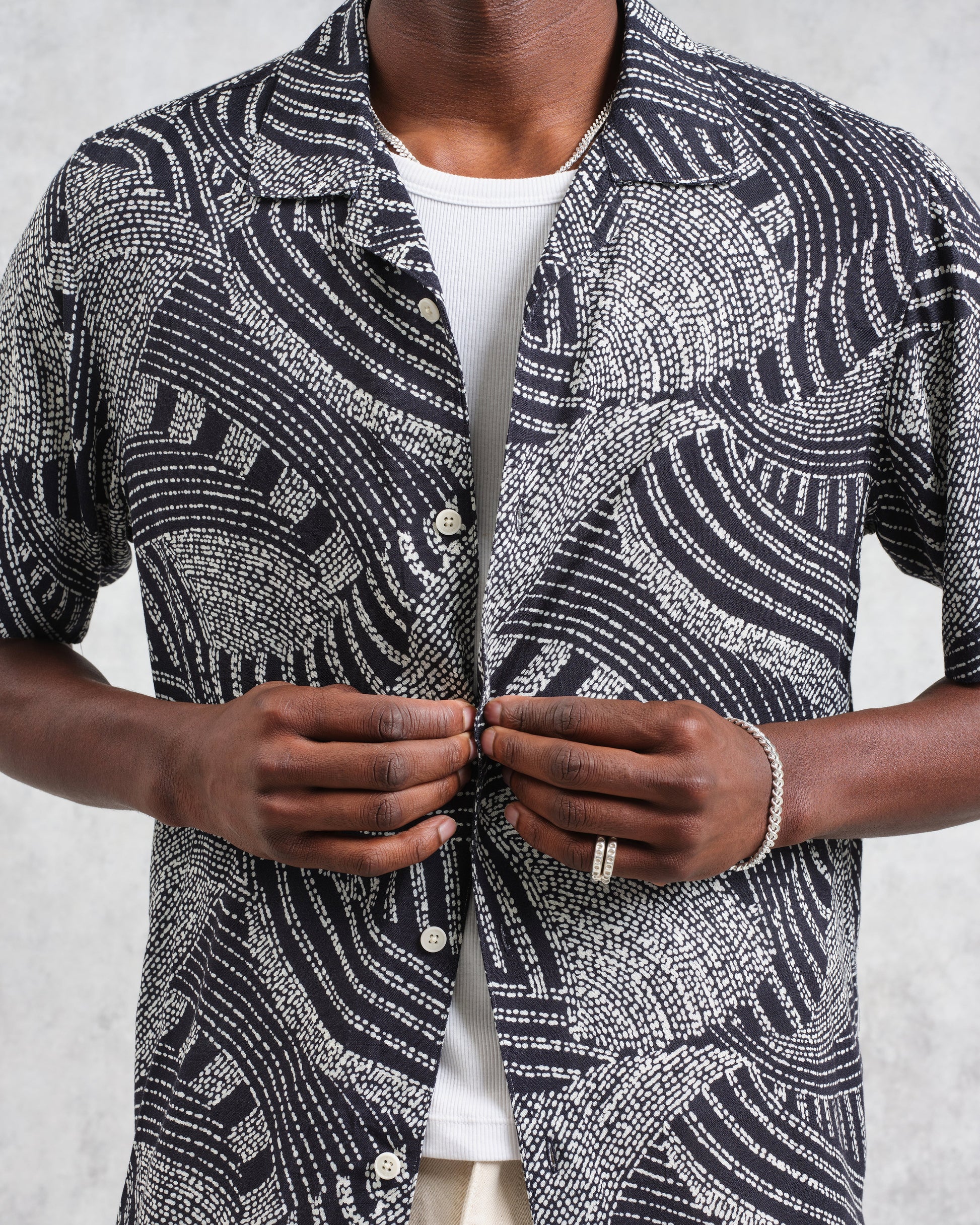 wax london men's Didcot - Navy And Ecru Abstract Print Short-Sleeve Shirt