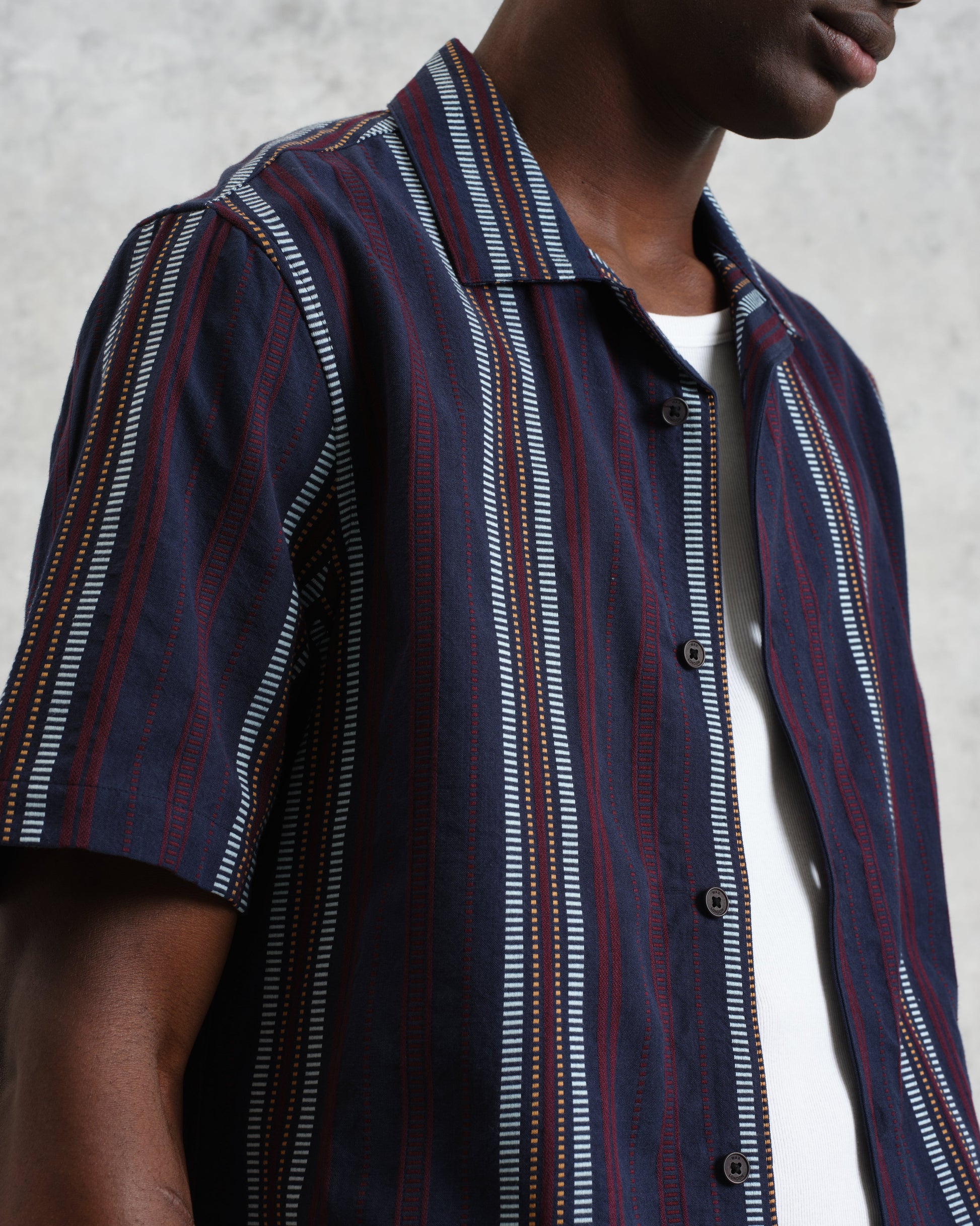 wax london men's Didcot - Navy And Multicolour Stripe Dobby Cotton Short-Sleeve Shirt