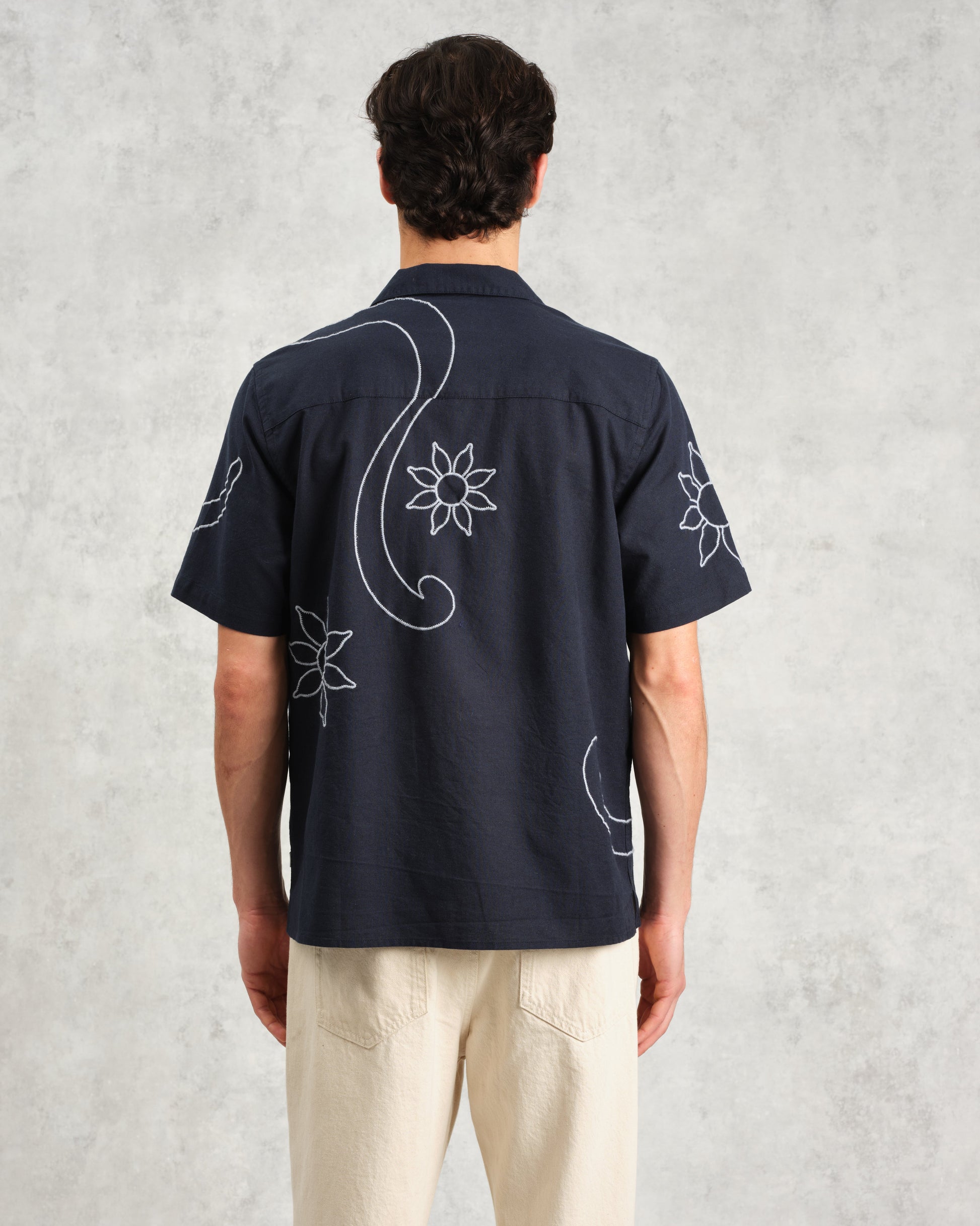 wax london men's Didcot - Navy Bold Floral Embroidered Short-Sleeve Shirt