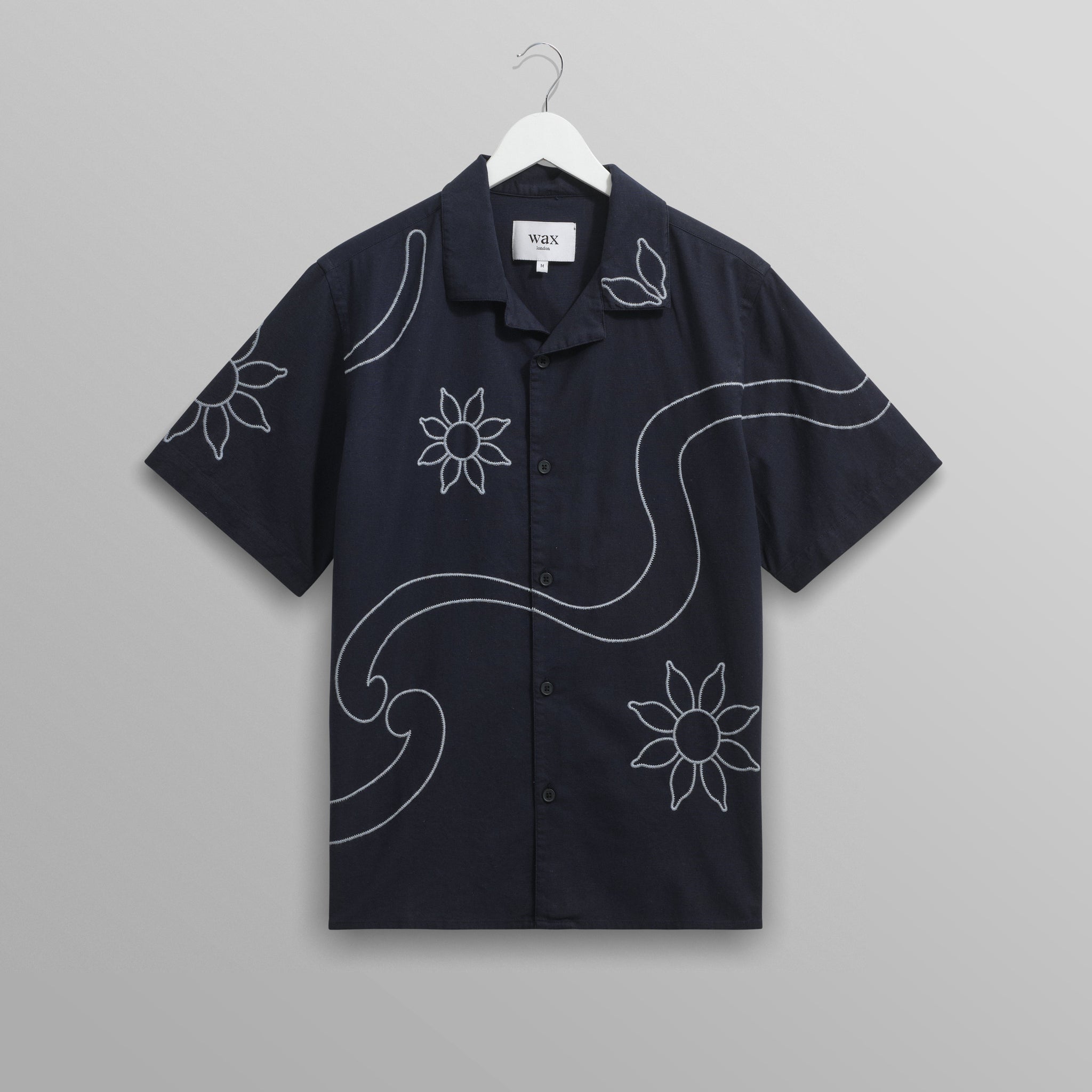 wax london men's Didcot - Navy Bold Floral Embroidered Short-Sleeve Shirt