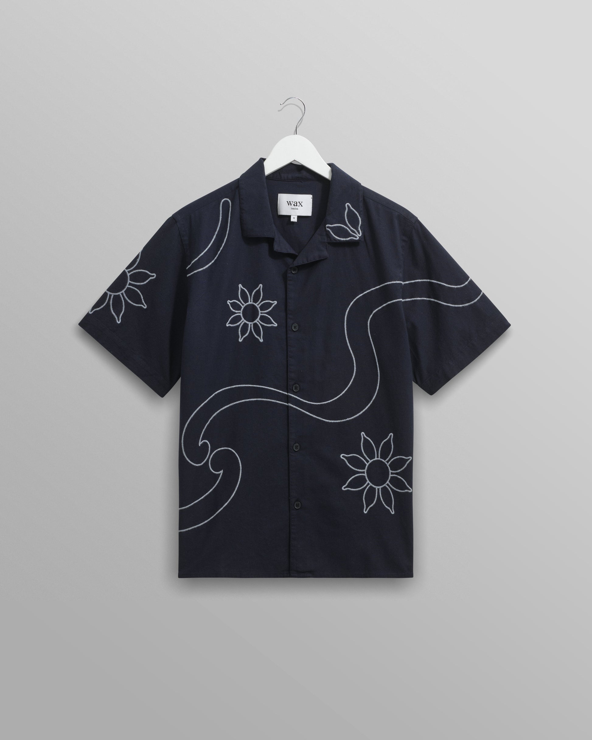 wax london men's Didcot - Navy Bold Floral Embroidered Short-Sleeve Shirt