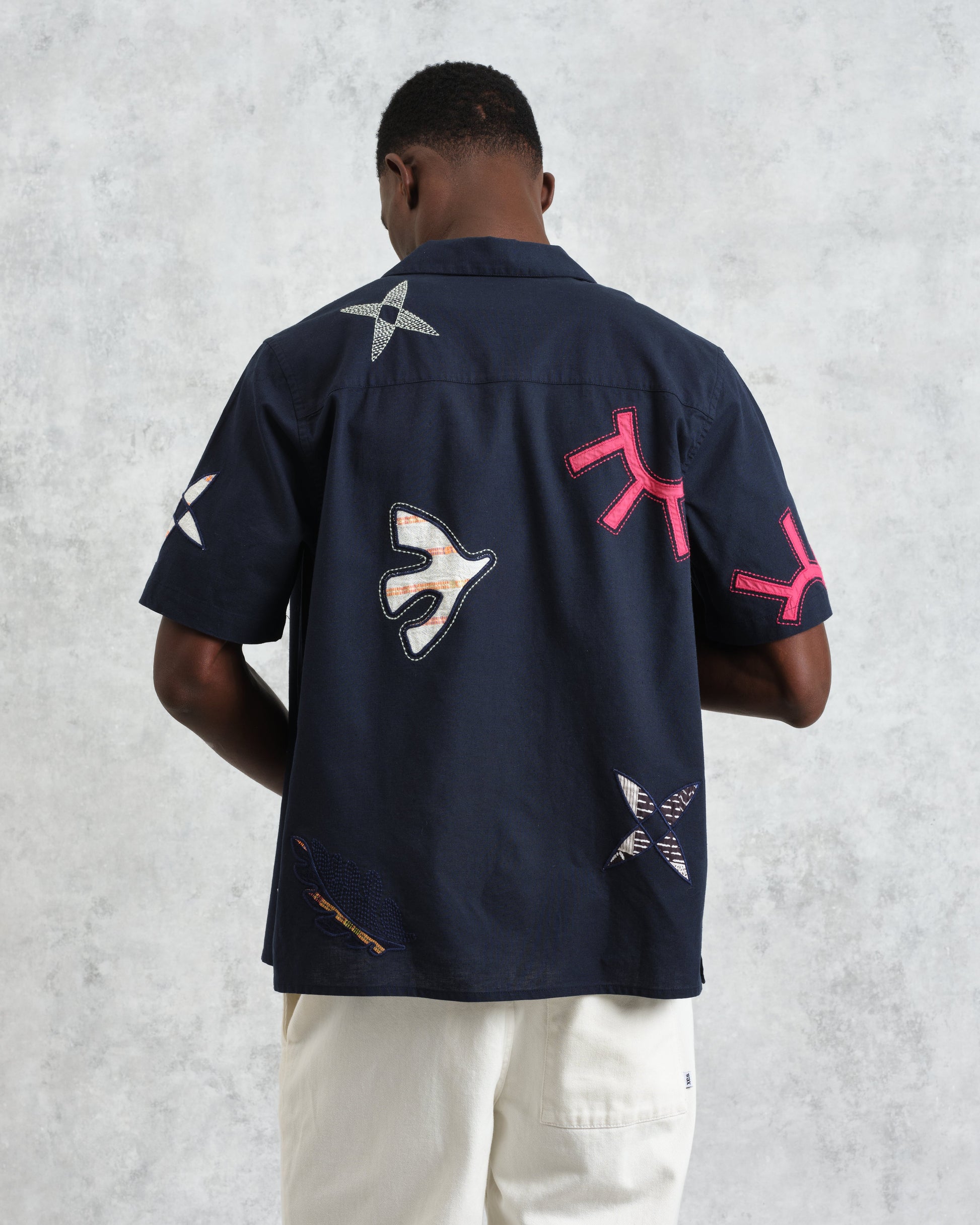wax london men's Didcot - Navy Doodle Appliqué Short-Sleeve Shirt