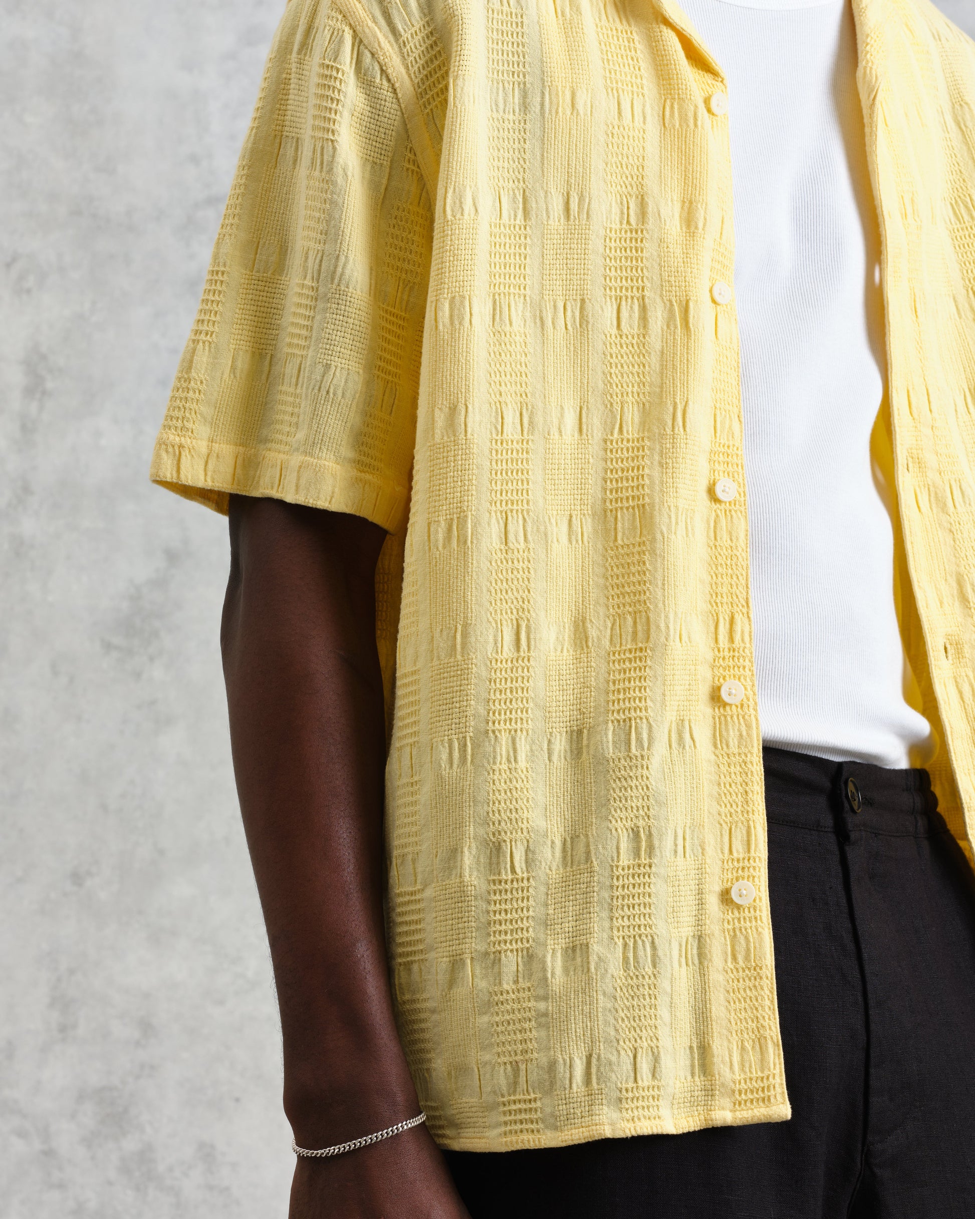 wax london men's Didcot - Yellow Waffle Seersucker Cotton Short-Sleeve Shirt