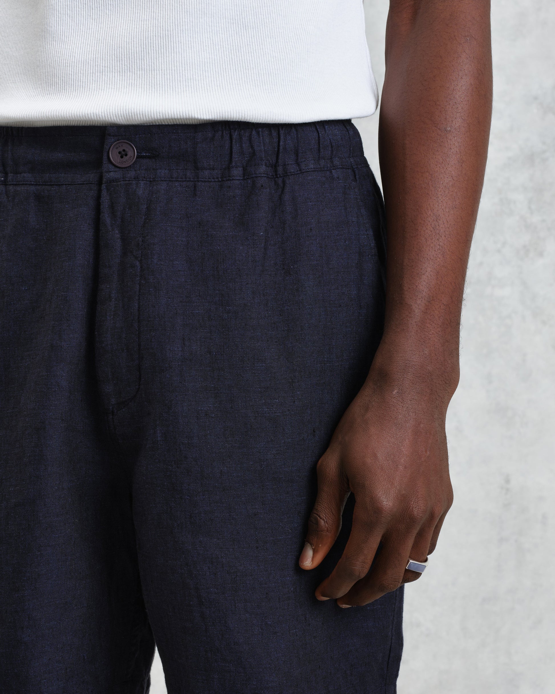 wax london men's Kurt - Navy Two-Tone Linen Shorts