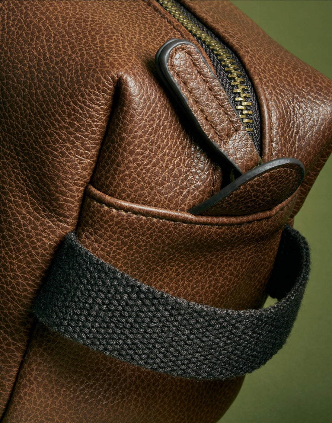Quadra | NuHide® Washbag | Logo Free Clothing