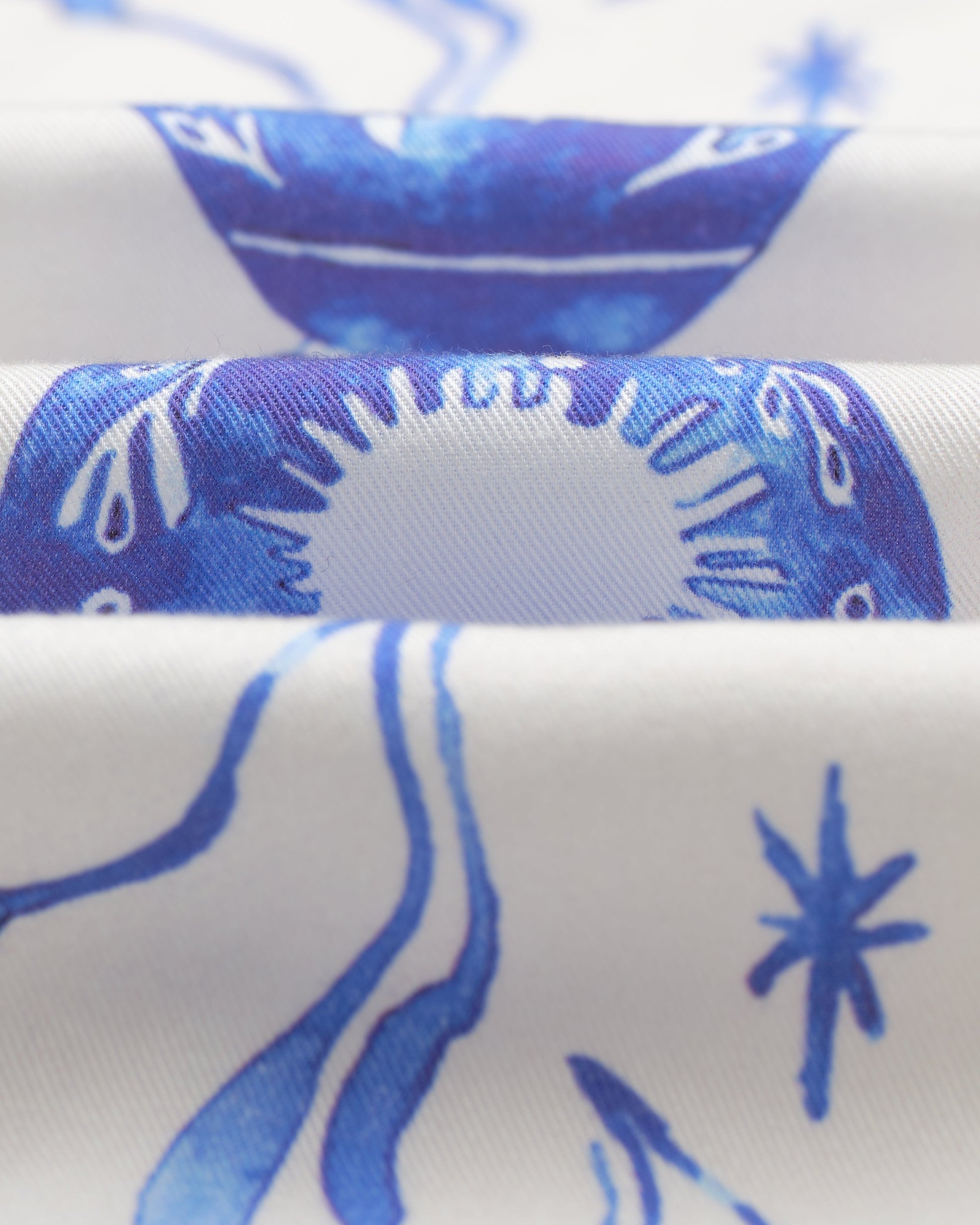 wax london men's Sloane - White And Blue Doodle Neck Scarf