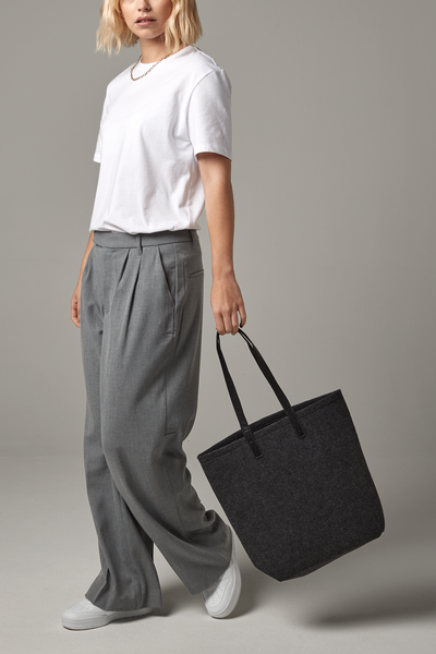 BagBase Premium Felt Tote Bag | 13 Litre Capacity | Faux Leather Straps | Charcoal or Grey | One Size